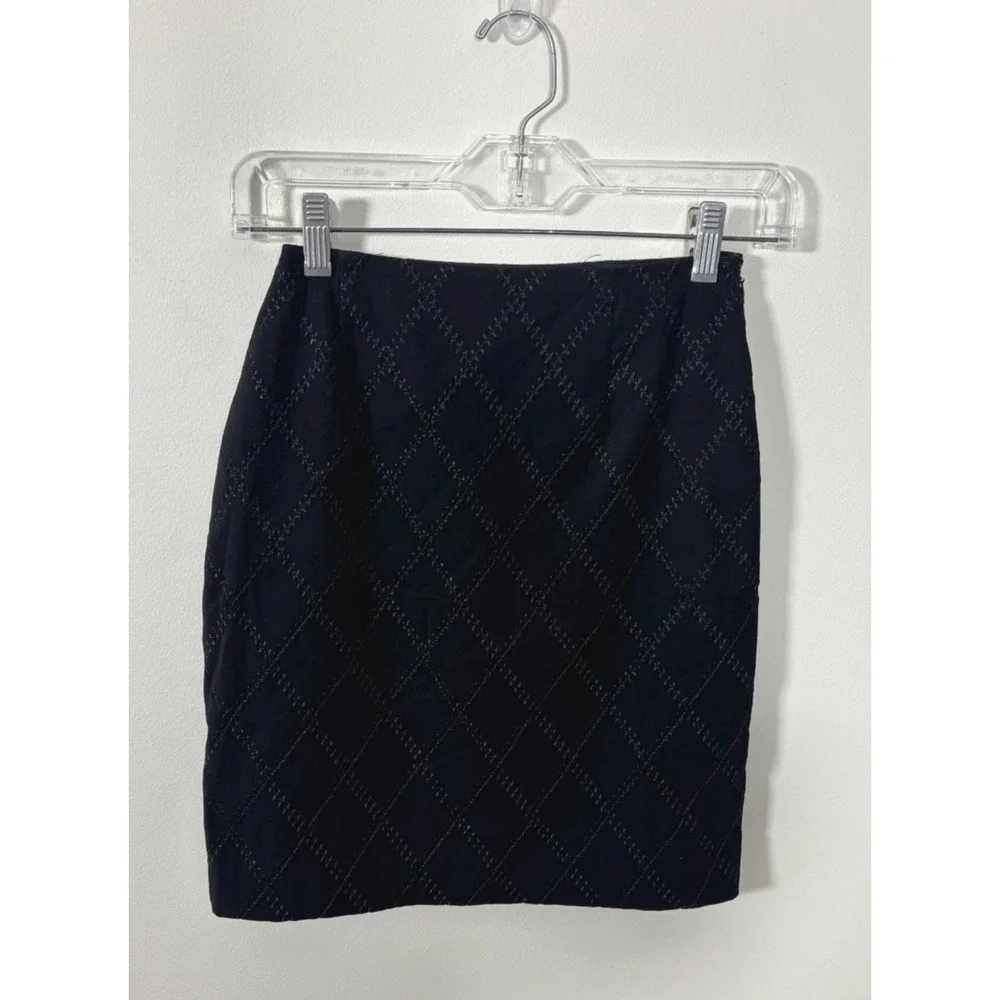 Petite Sophisticate Black Pencil Skirt Textured Diamond Pattern Size 0 Short